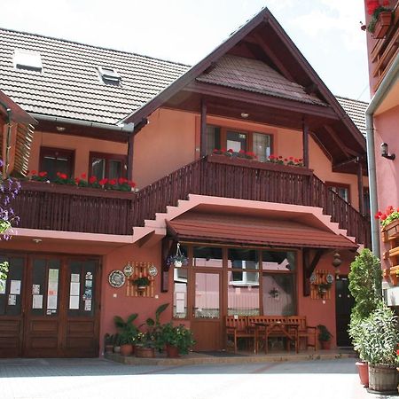 Sziklakert Panzió Hotel Korond Kültér fotó