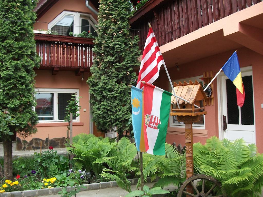 Sziklakert Panzió Hotel Korond Kültér fotó