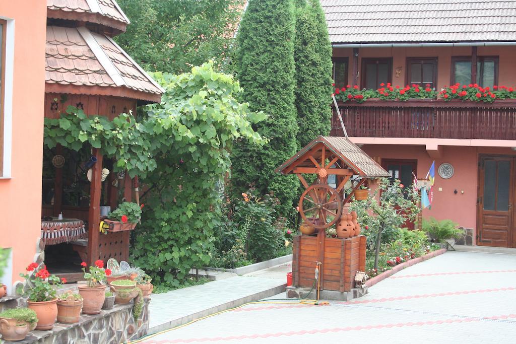 Sziklakert Panzió Hotel Korond Kültér fotó