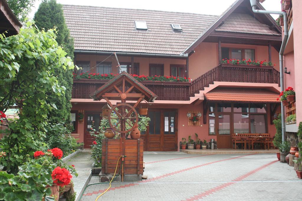 Sziklakert Panzió Hotel Korond Kültér fotó