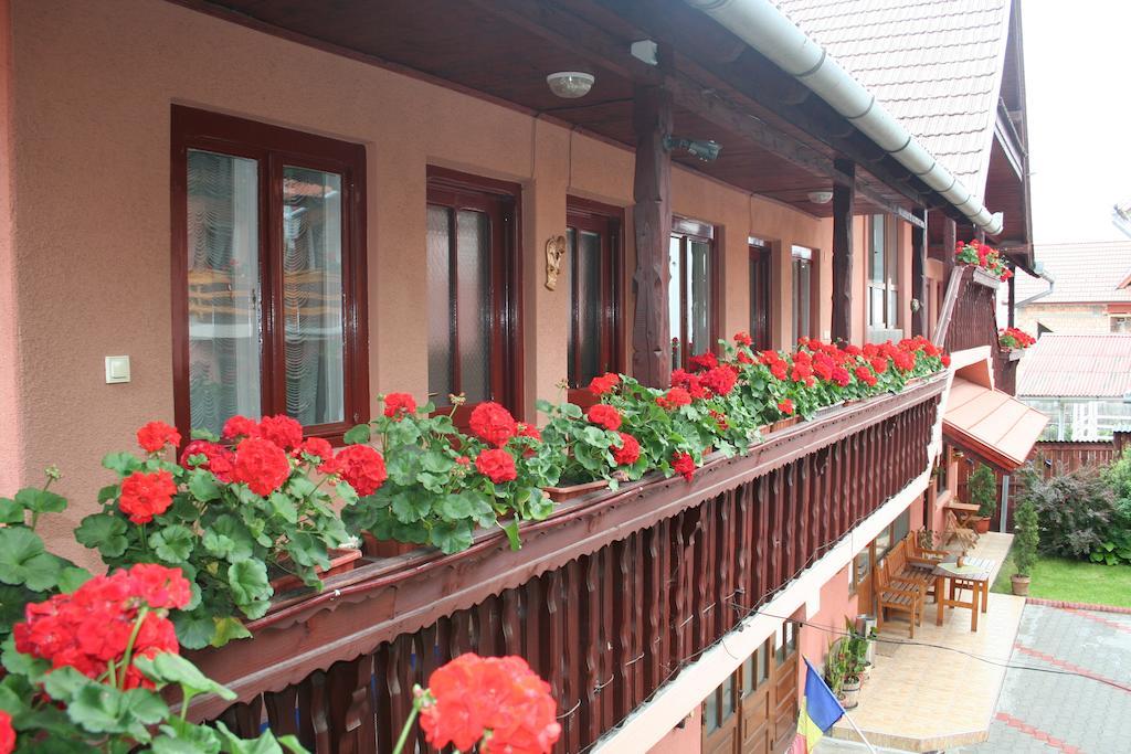 Sziklakert Panzió Hotel Korond Kültér fotó