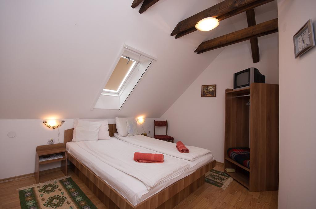 Sziklakert Panzió Hotel Korond Kültér fotó