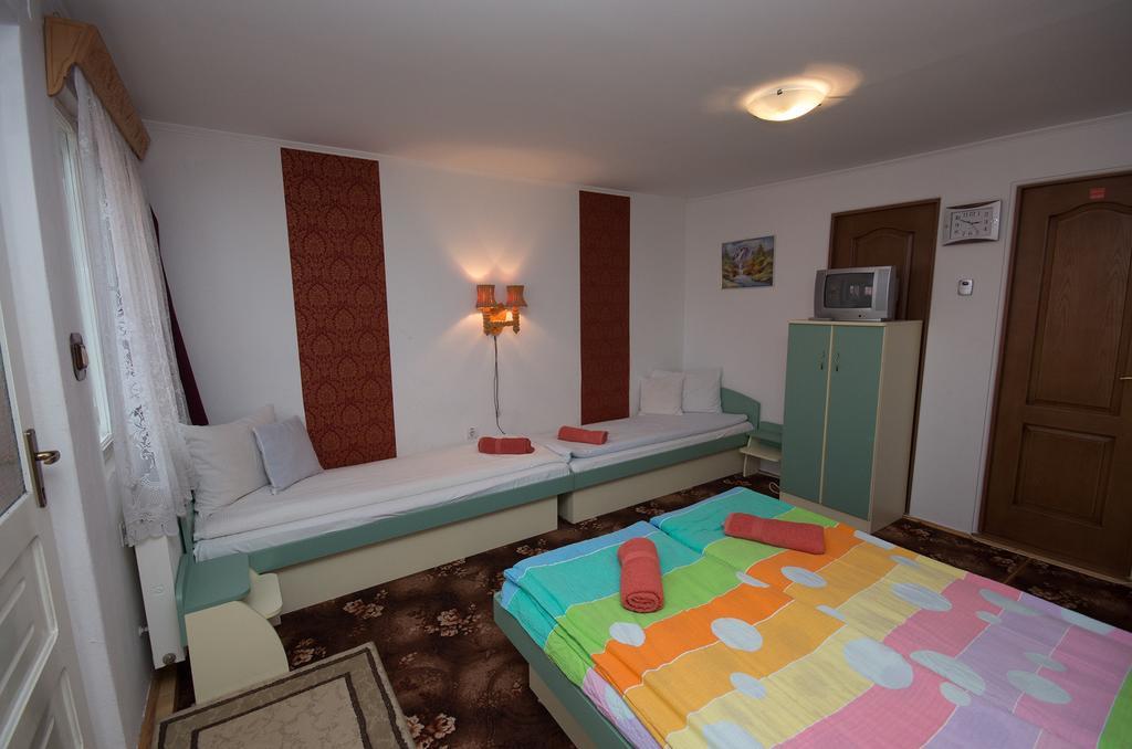 Sziklakert Panzió Hotel Korond Kültér fotó
