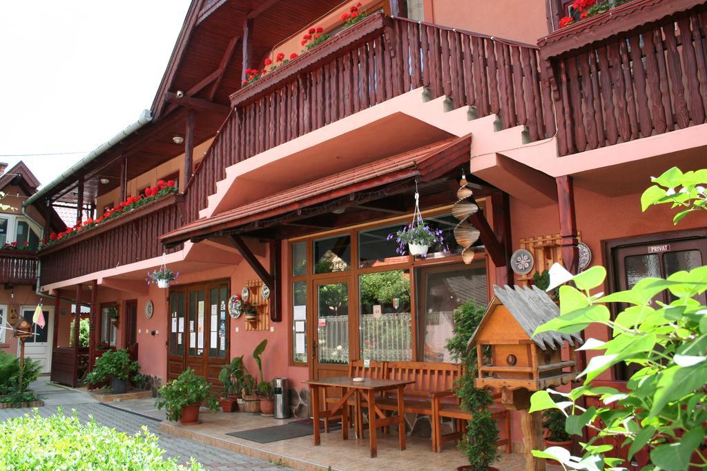 Sziklakert Panzió Hotel Korond Kültér fotó