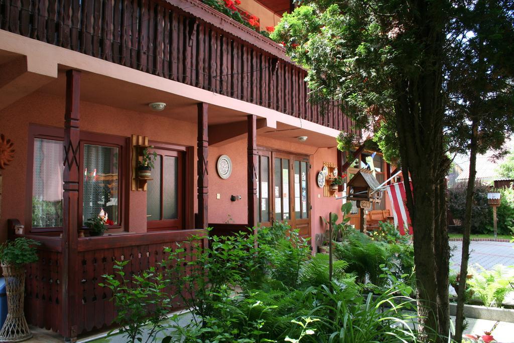 Sziklakert Panzió Hotel Korond Kültér fotó