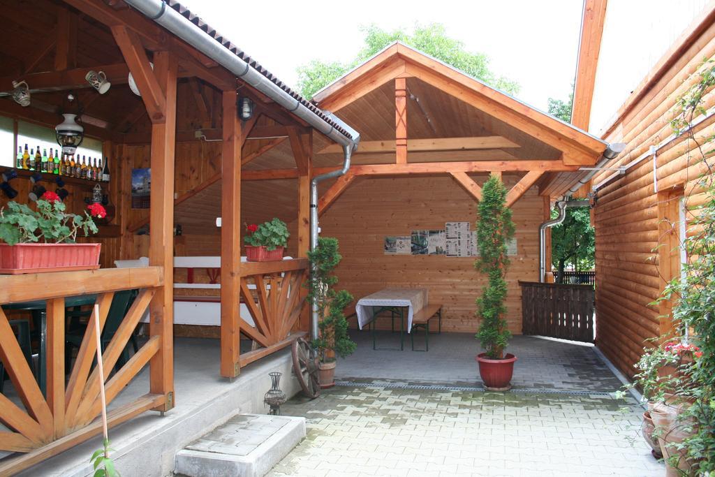 Sziklakert Panzió Hotel Korond Kültér fotó